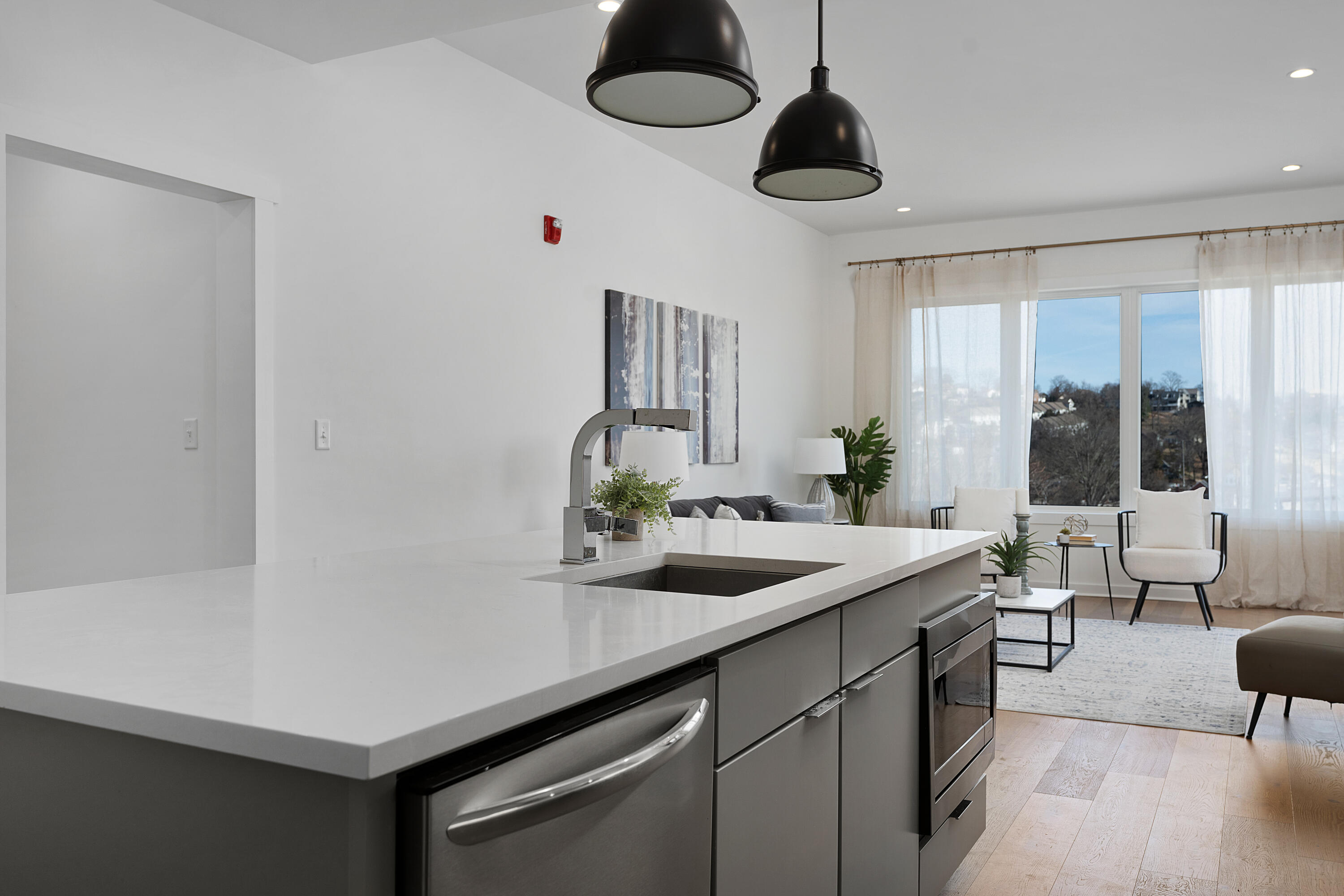 411 Fairpoint Street, Unit 306 Chattanooga, TN 37405 - Photo 7 of 47 03 - 411 Fairpoint #306 - Staged