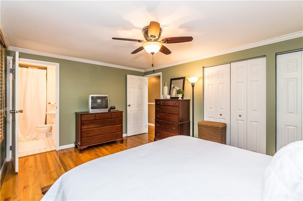 205 Wyngate Road Coraopolis, PA 15108 - Photo 11 of 25 En-suite master bedroom with double closets.