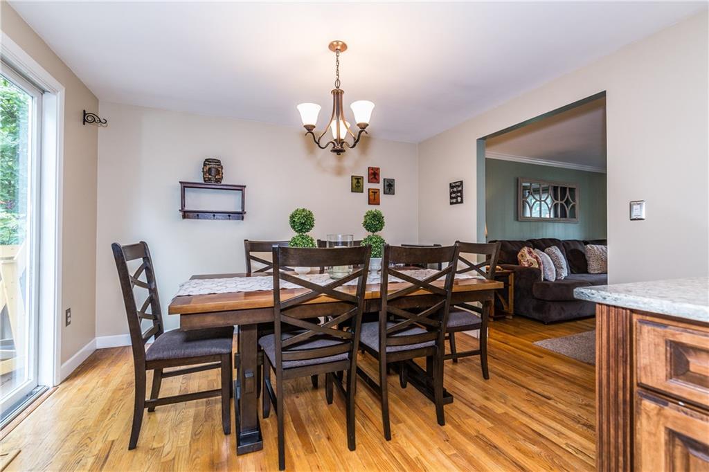 205 Wyngate Road Coraopolis, PA 15108 - Photo 6 of 25 Informal dining area off kitchen convenient and cheerful.