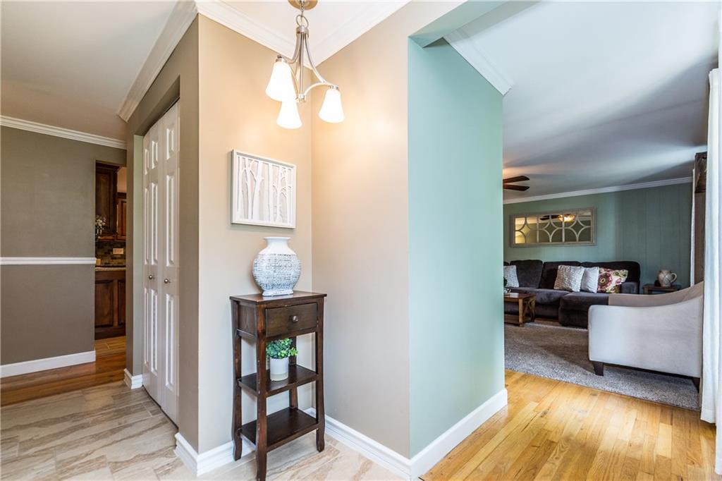 205 Wyngate Road Coraopolis, PA 15108 - Photo 7 of 25 First impressions are important, spacious entry hall to greet family and guest.
