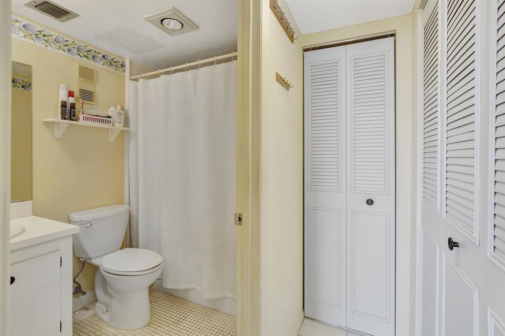 9311 Orange Grove Drive, Unit 210 Davie, FL 33324 - Photo 13 of 21