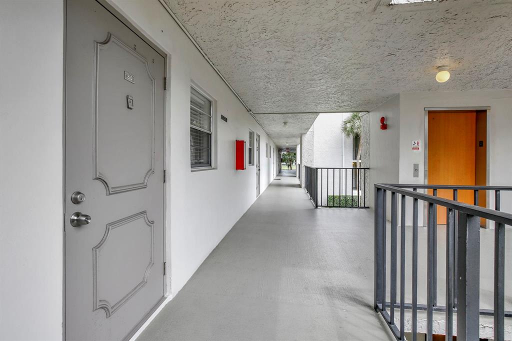 9311 Orange Grove Drive, Unit 210 Davie, FL 33324 - Photo 18 of 21