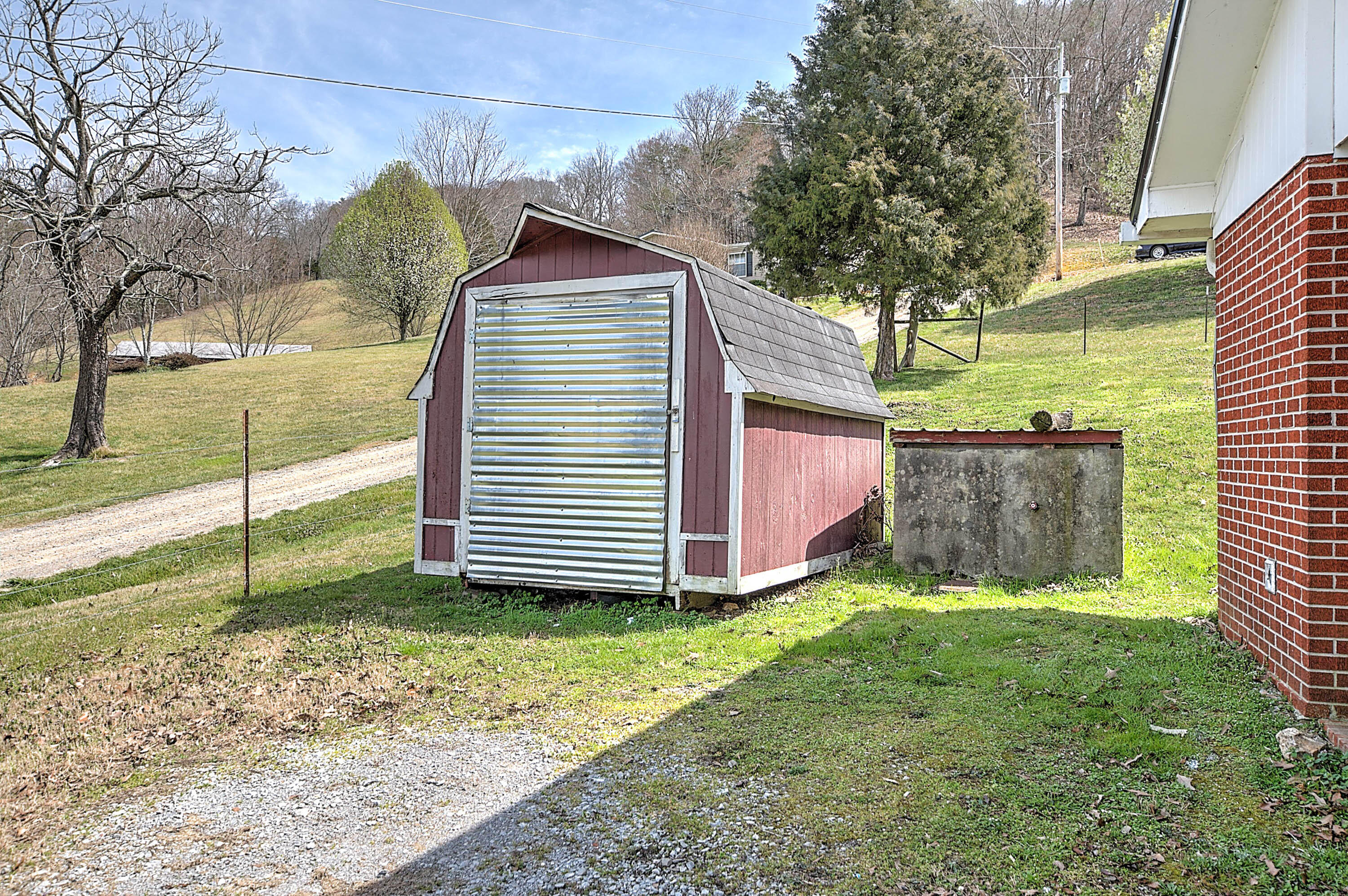 1610 County Line Road Mooresburg, TN 37811 - Photo 9 of 31 County Line-10