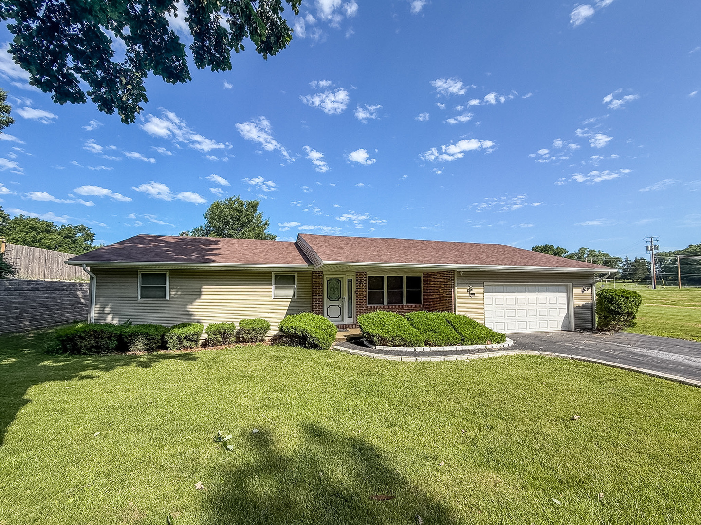 3750 East Lake Shore Drive Decatur, IL 62521 - Photo 1 of 38