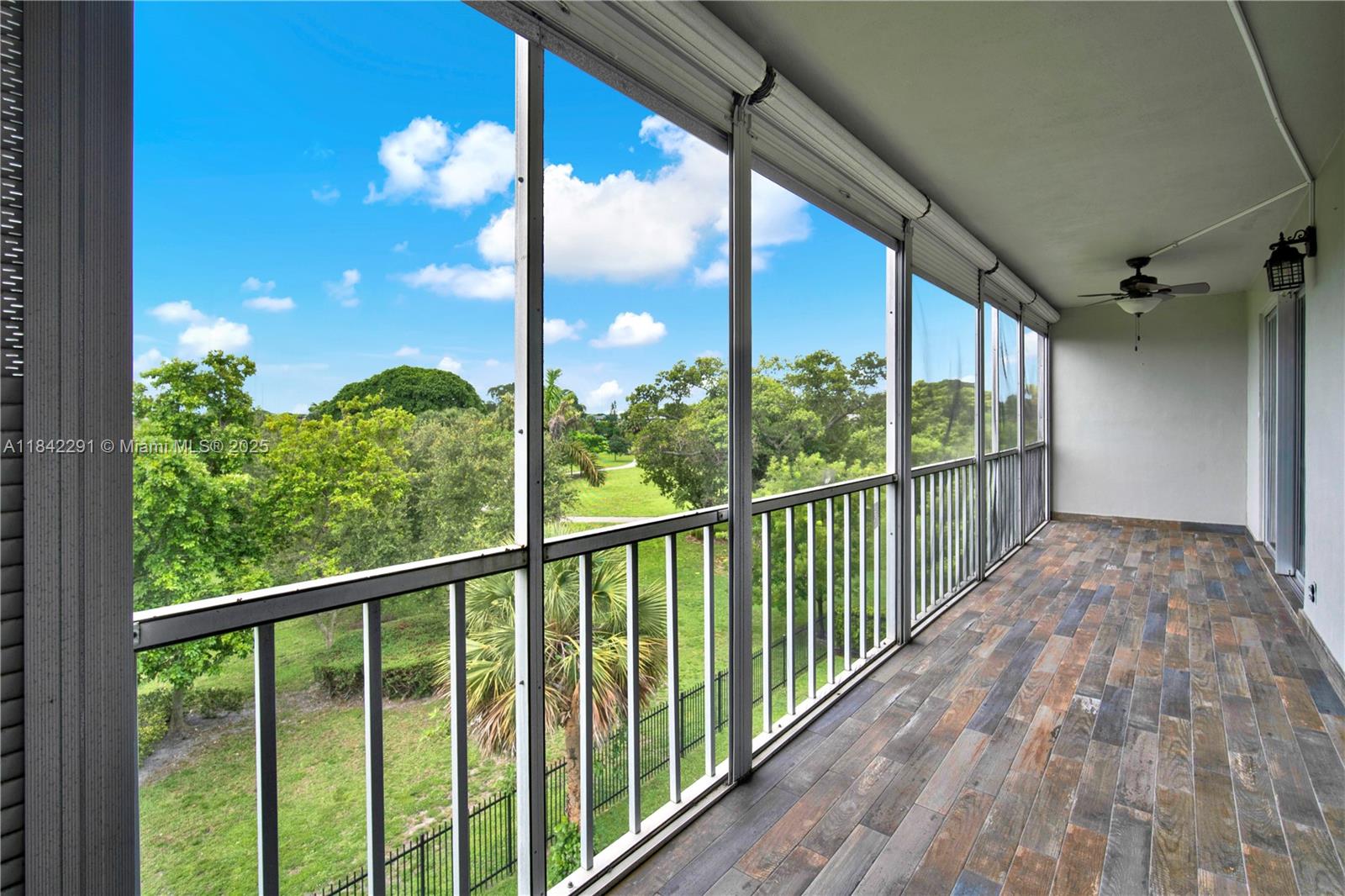 950 Hillcrest Drive, Unit 414 Hollywood, FL 33021 - Photo 27 of 35 a view of a balcony