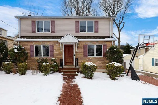 $975,000 | 8 Gordon Road, Bergenfield, NJ 07621