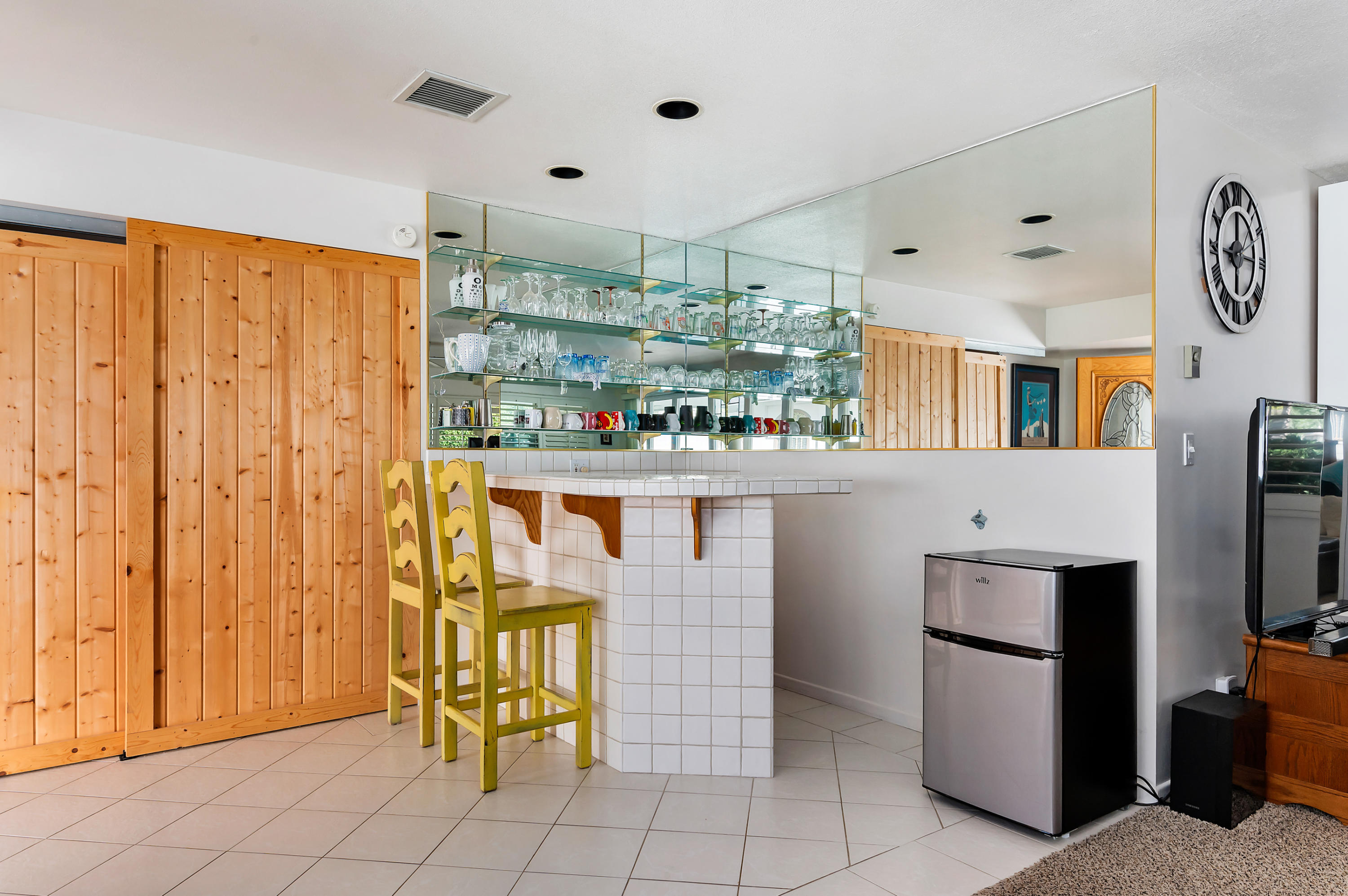 4620 Via Rubi Santa Barbara, CA 93105 - Photo 18 of 39 wet bar