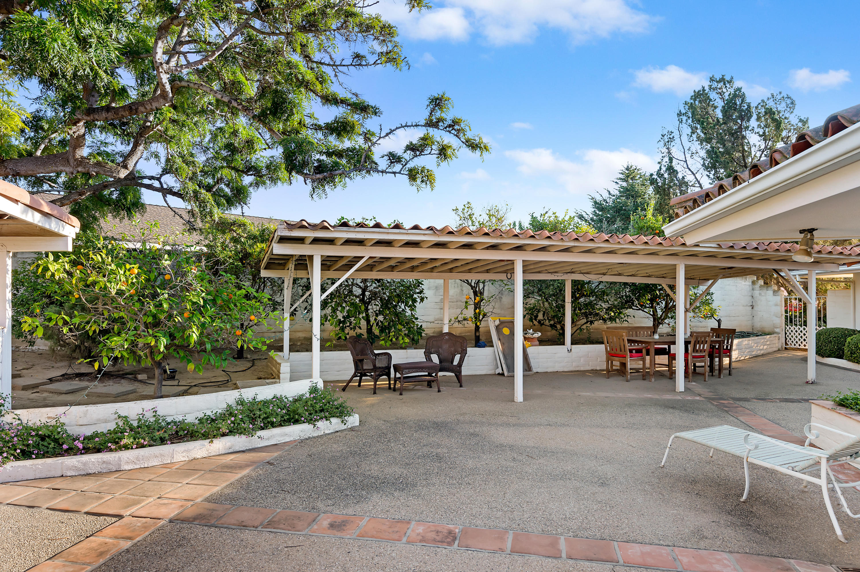 4620 Via Rubi Santa Barbara, CA 93105 - Photo 27 of 39 Covered Seating