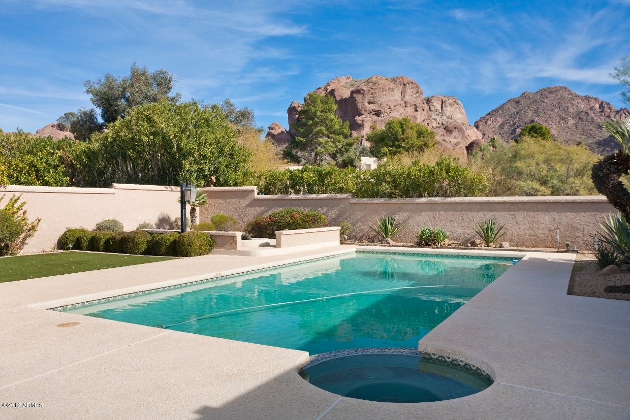 4444 East Camelback Road, Unit 22 Phoenix, AZ 85018 - Photo 22 of 26 a view of a golf course with a garden