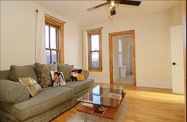 $2,200 | 1211 5th Street Northeast, Unit 1, Minneapolis, MN 55413