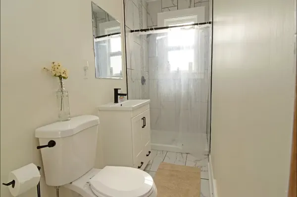 $2,200 | 1211 5th Street Northeast, Unit 1, Minneapolis, MN 55413
