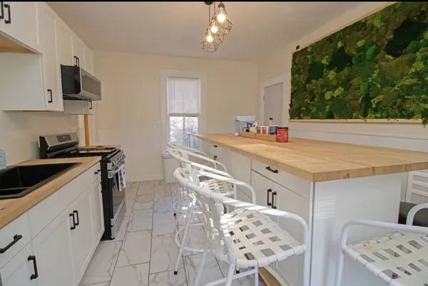 $2,200 | 1211 5th Street Northeast, Unit 1, Minneapolis, MN 55413