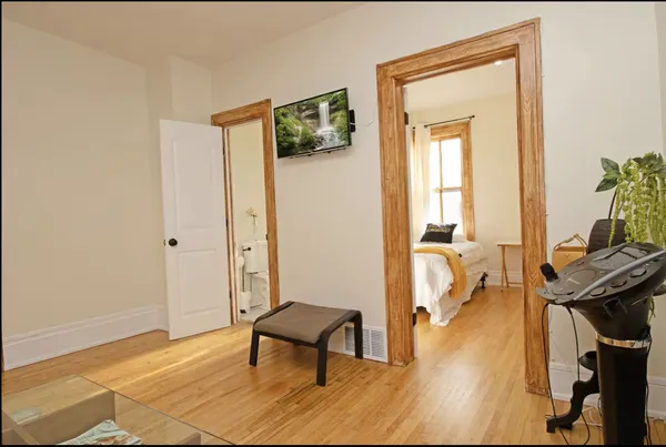 $2,200 | 1211 5th Street Northeast, Unit 1, Minneapolis, MN 55413