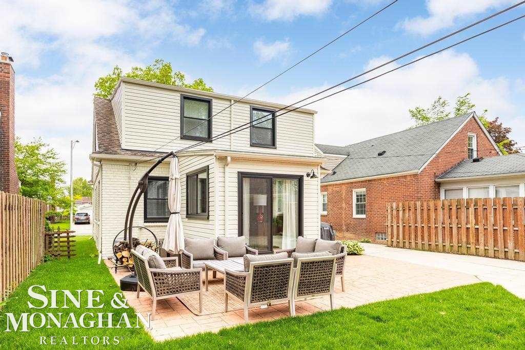 1458 Hampton Road Grosse Pointe, MI 48236 - Photo 25 of 28