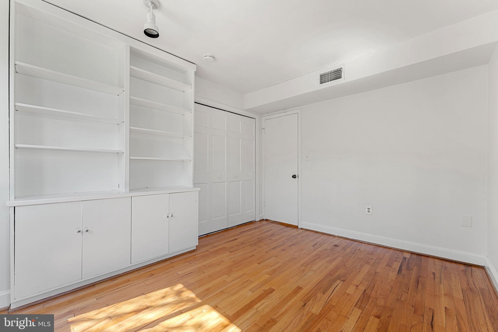 3827 Davis Place Northwest, Unit 5 Washington, DC 20007 - Photo 17 of 31