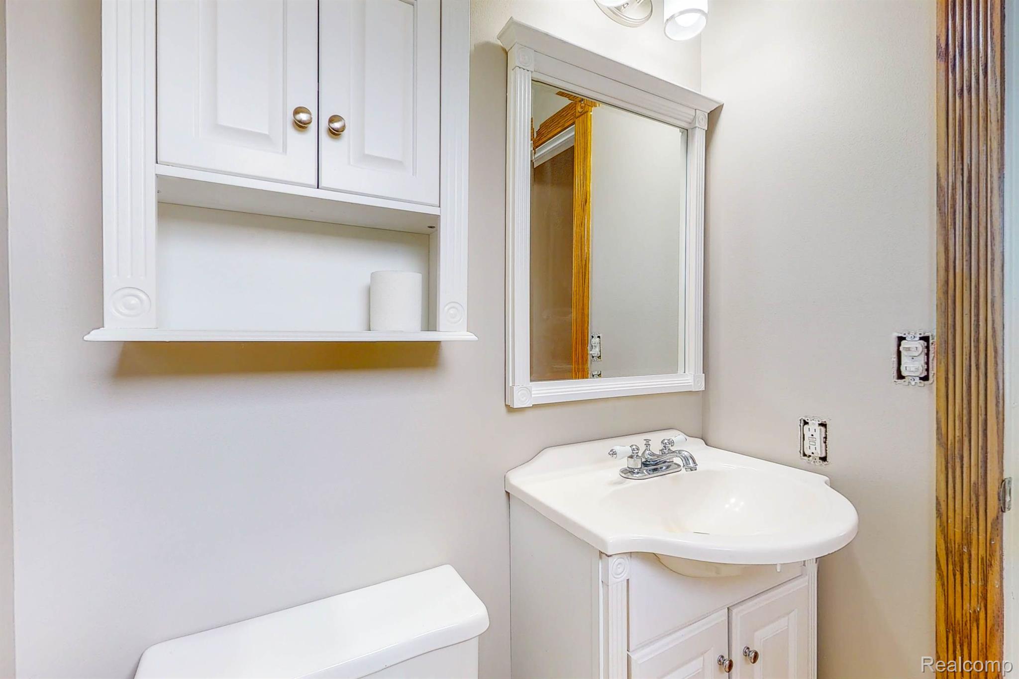 3409 Lahring Road Linden, MI 48451 - Photo 22 of 77 Primary Bathroom