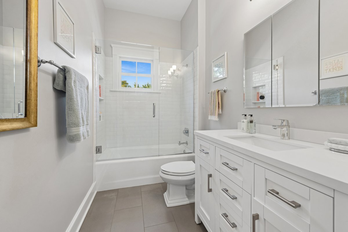 2661 North Dayton Street Chicago, IL 60614 - Photo 22 of 41 a bathroom with a sink a toilet and shower