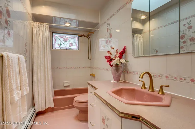 $1,299,000 | 139 Finlay Street | Tottenville