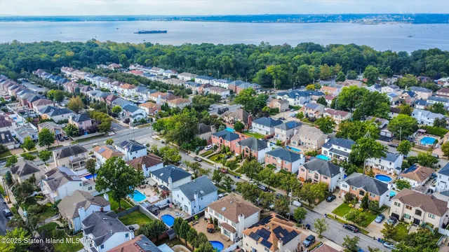 $1,299,000 | 139 Finlay Street | Tottenville