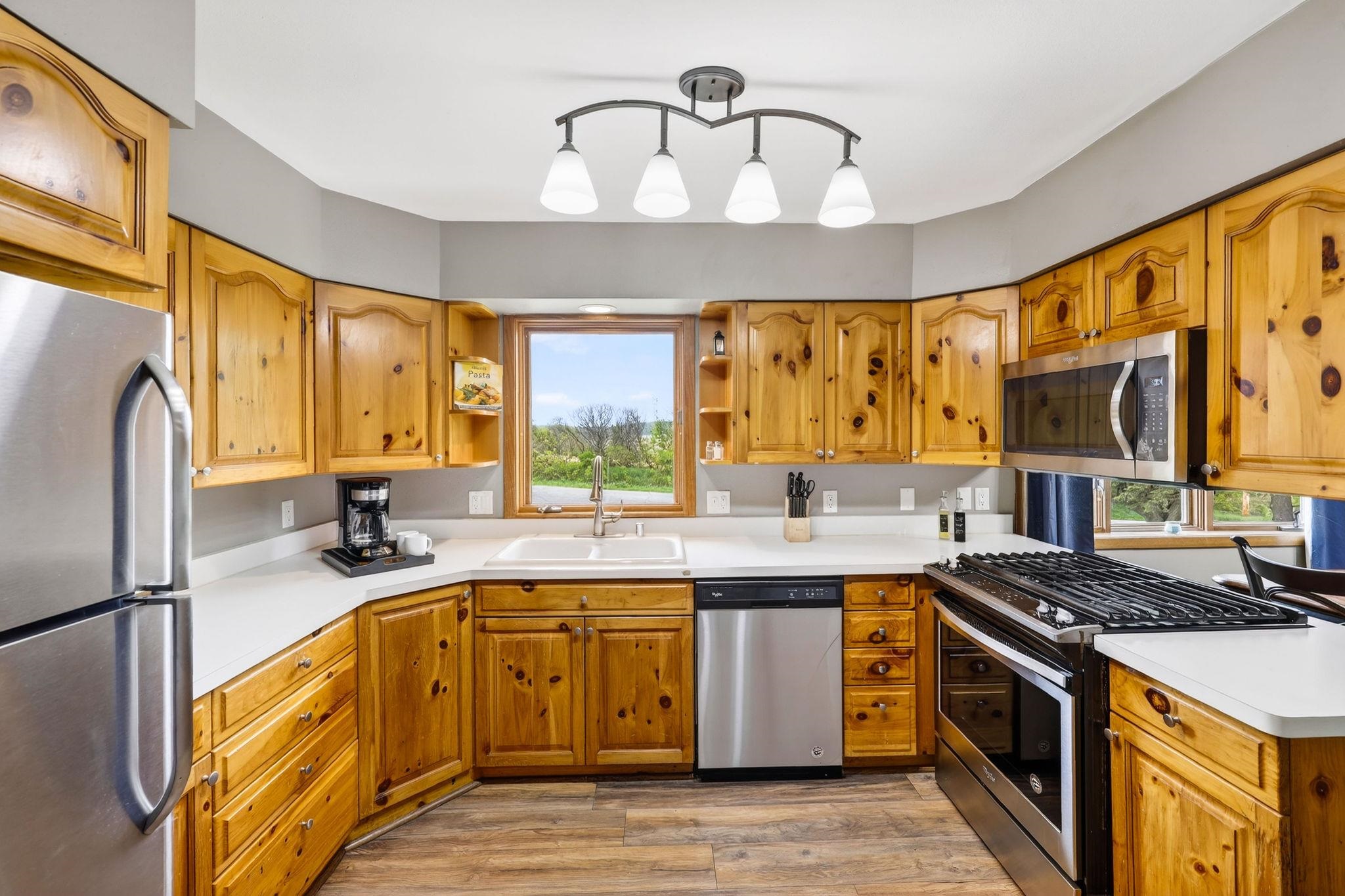 4210 Old Deerfield Road Deerfield, WI 53531 - Photo 13 of 62