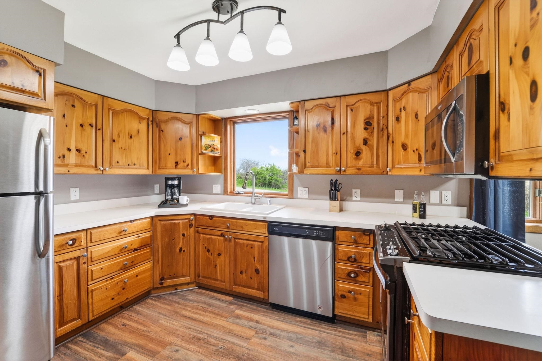 4210 Old Deerfield Road Deerfield, WI 53531 - Photo 4 of 62