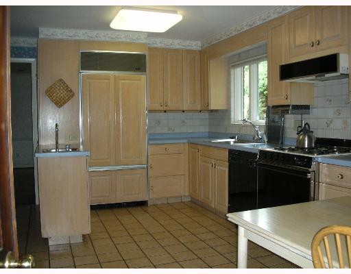 2796 Fernwald Road Pittsburgh, PA 15217 - Photo 5 of 8 Kitchen.