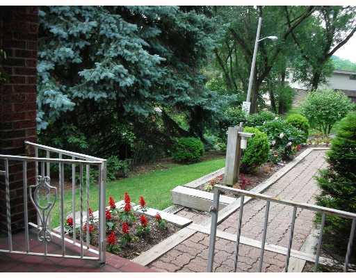2796 Fernwald Road Pittsburgh, PA 15217 - Photo 7 of 8 Yard/Garden.
