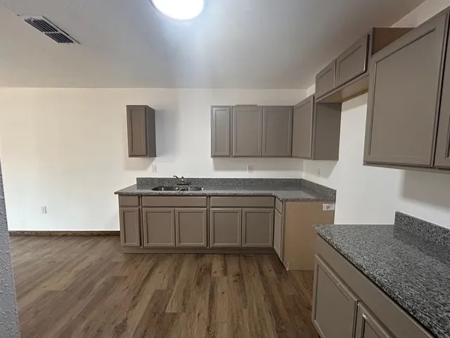 $2,500 | 510 South 10th Street, Unit 2, Haskell, TX 79521