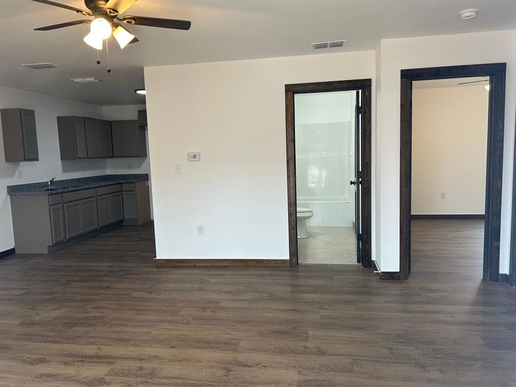 510 South 10th Street, Unit 2 Haskell, TX 79521 - Photo 9 of 16