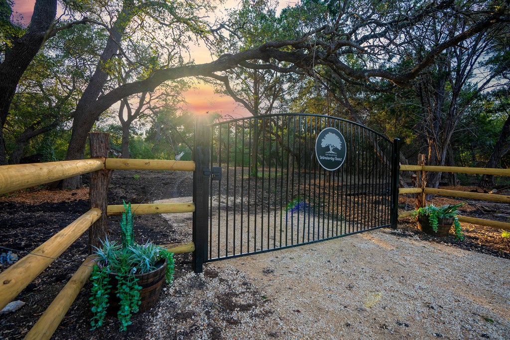1347 Gold Road Wimberley, TX 78676 - Photo 38 of 39 Gallery Image 38
