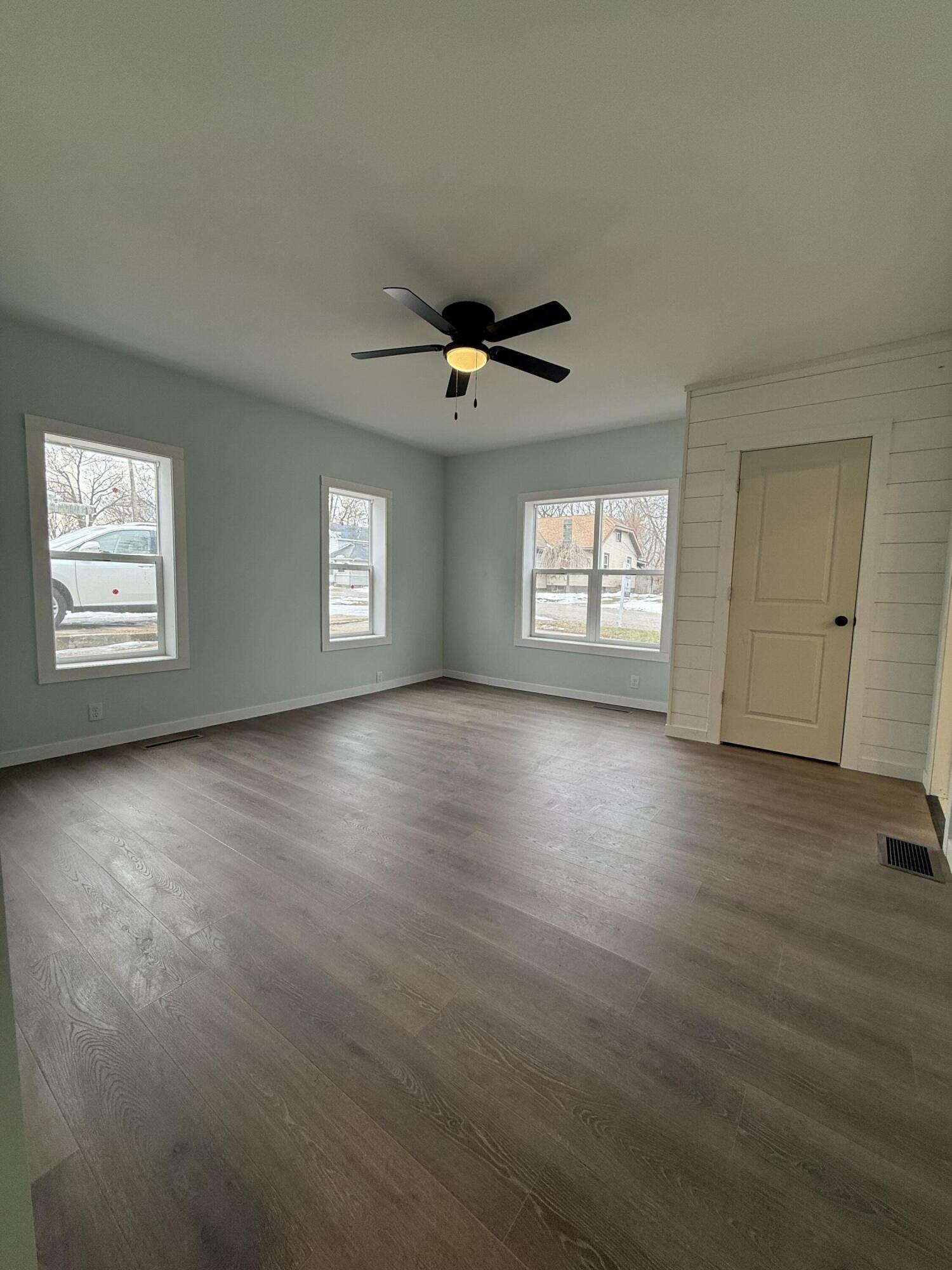 340 High View Street Watervliet, MI 49098 - Photo 12 of 19 IMG_5275