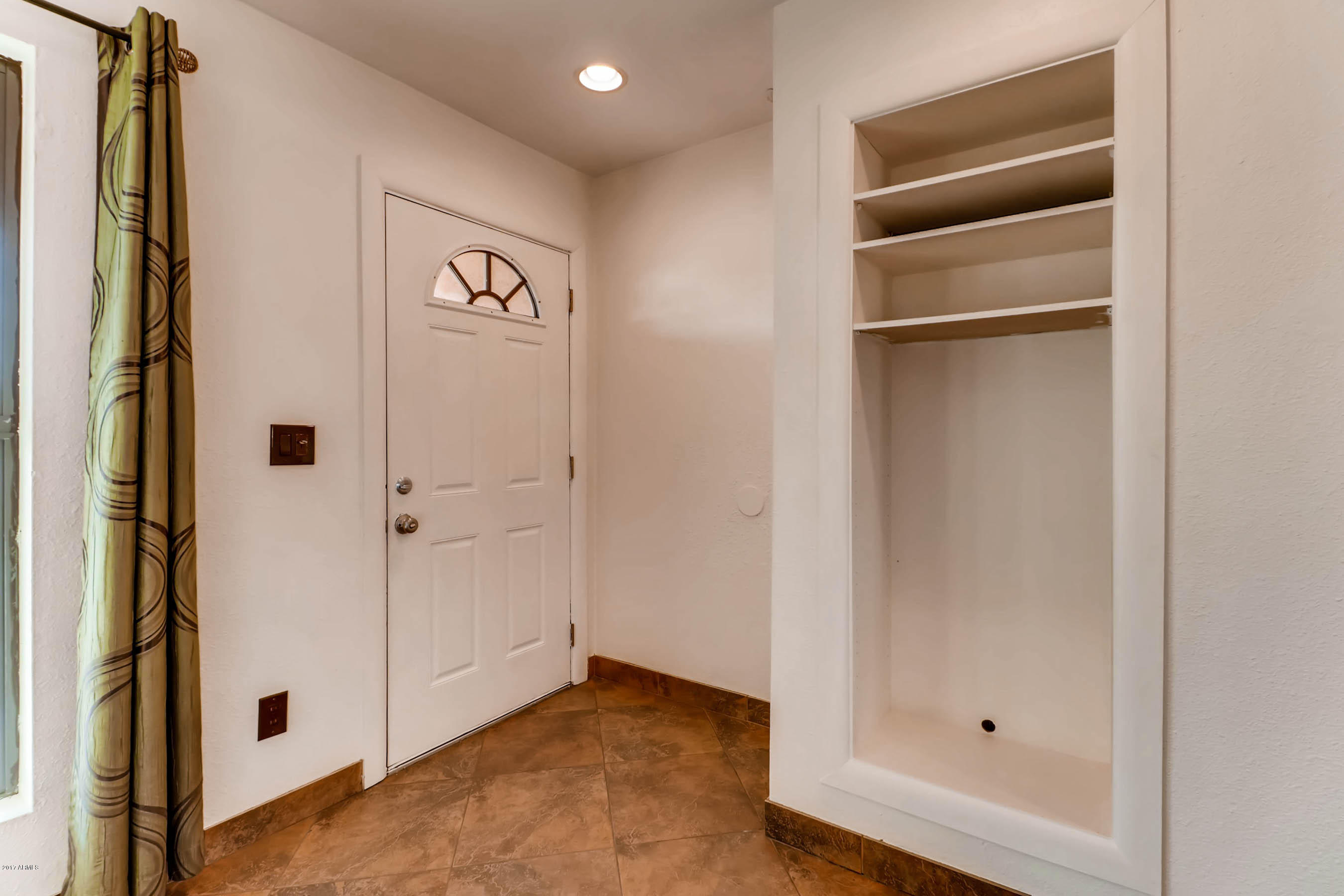 2936 East Cactus Road Phoenix, AZ 85032 - Photo 19 of 28 Entry Way