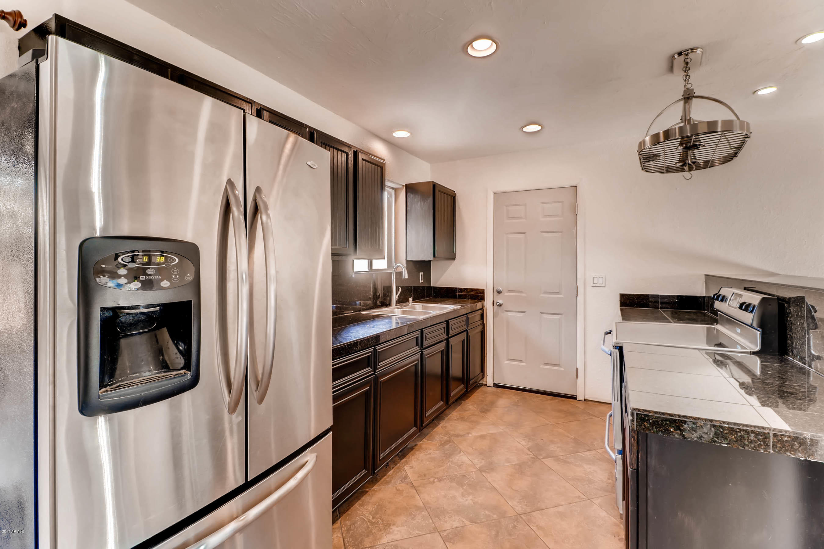 2936 East Cactus Road Phoenix, AZ 85032 - Photo 9 of 28 Kitchen