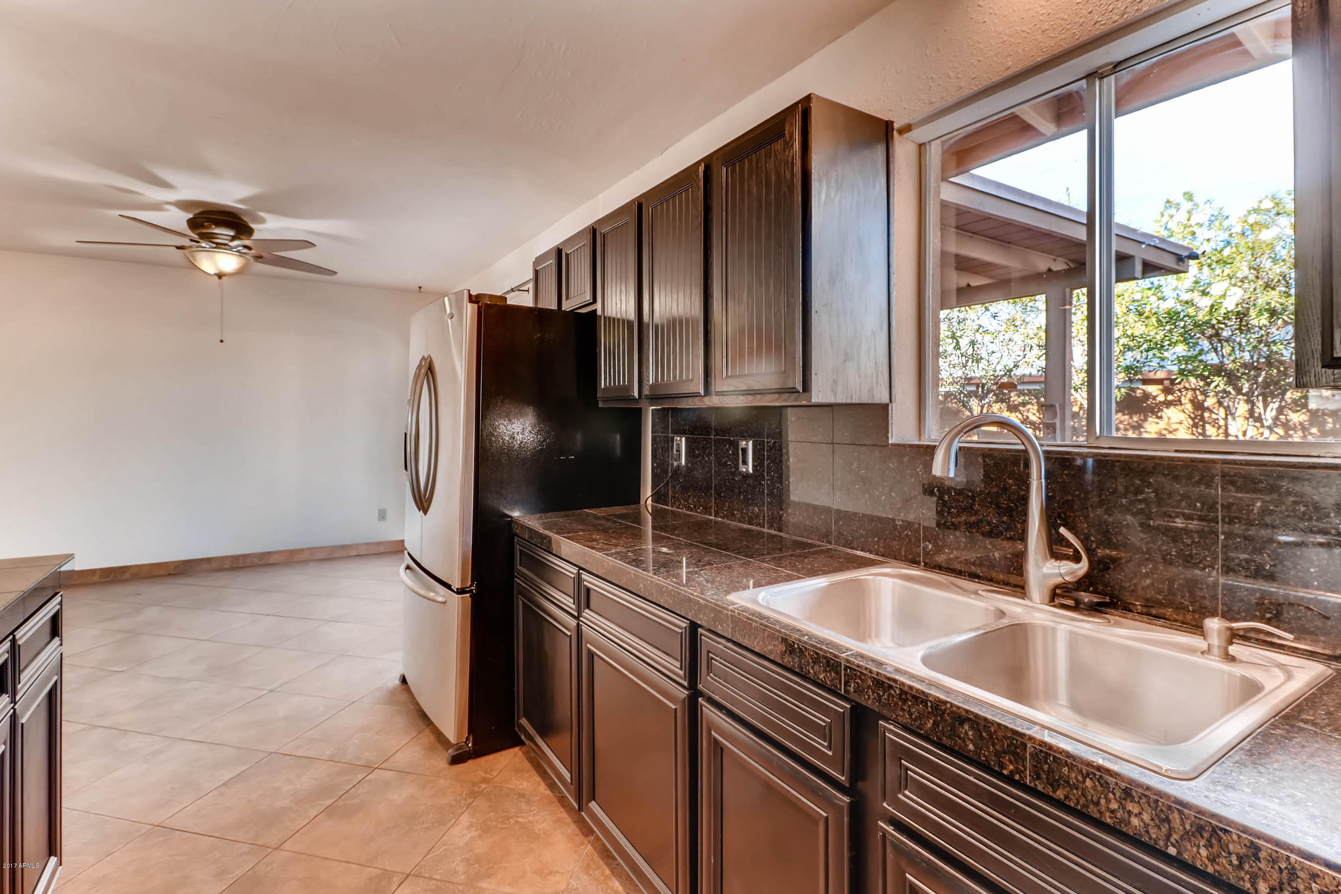 2936 East Cactus Road Phoenix, AZ 85032 - Photo 10 of 28 2936 E Cactus Rd Phoenix AZ-print-012-9-