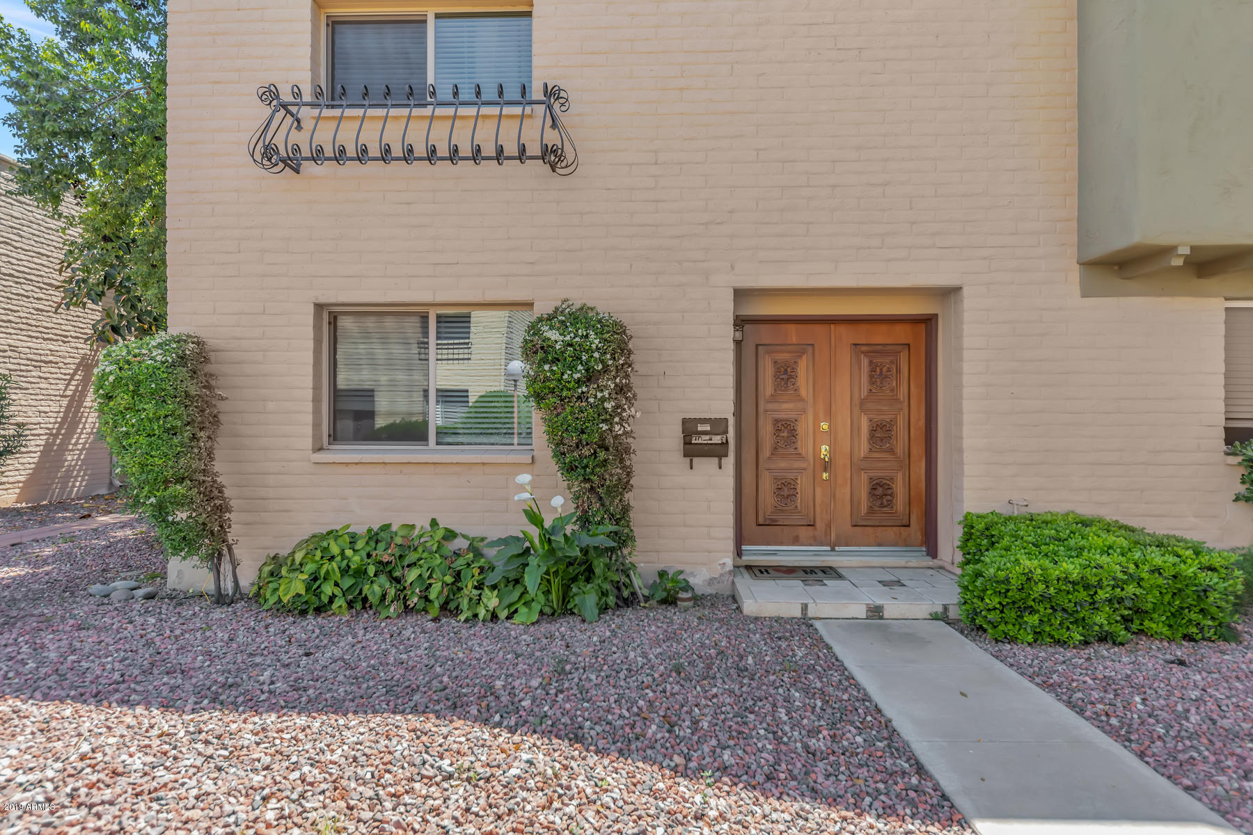 4213 North Miller Road Scottsdale, AZ 85251 - Photo 2 of 33 End Unit Townhouse