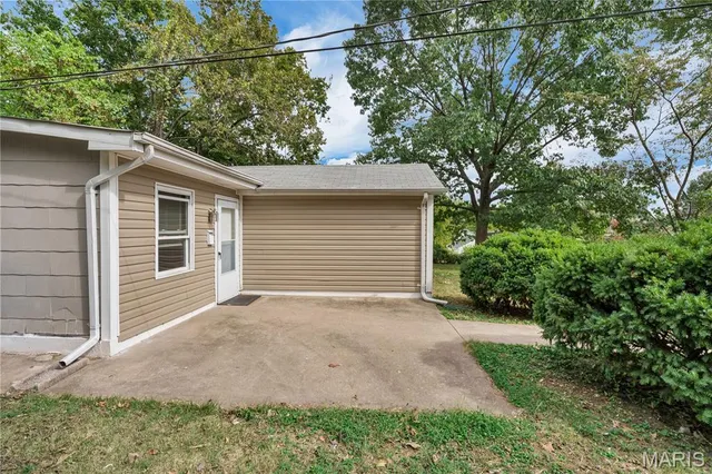 $1,300 | 9507 Marlowe Avenue, St. Louis, MO 63114