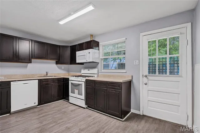 $1,300 | 9507 Marlowe Avenue, St. Louis, MO 63114