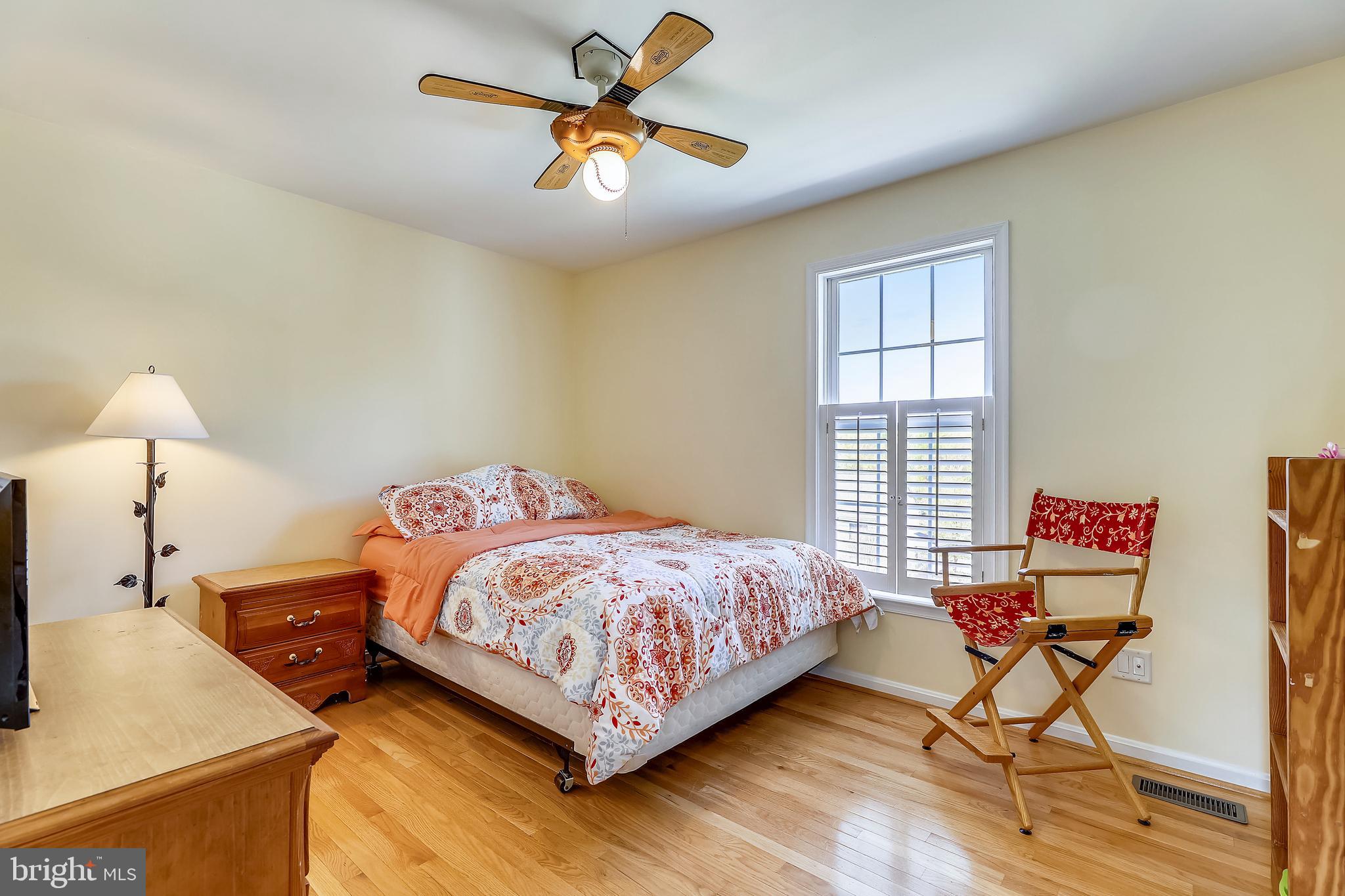 4800 White Marsh Road Baltimore, MD 21237 - Photo 21 of 39 Bedrooms with hardwoods and large closet