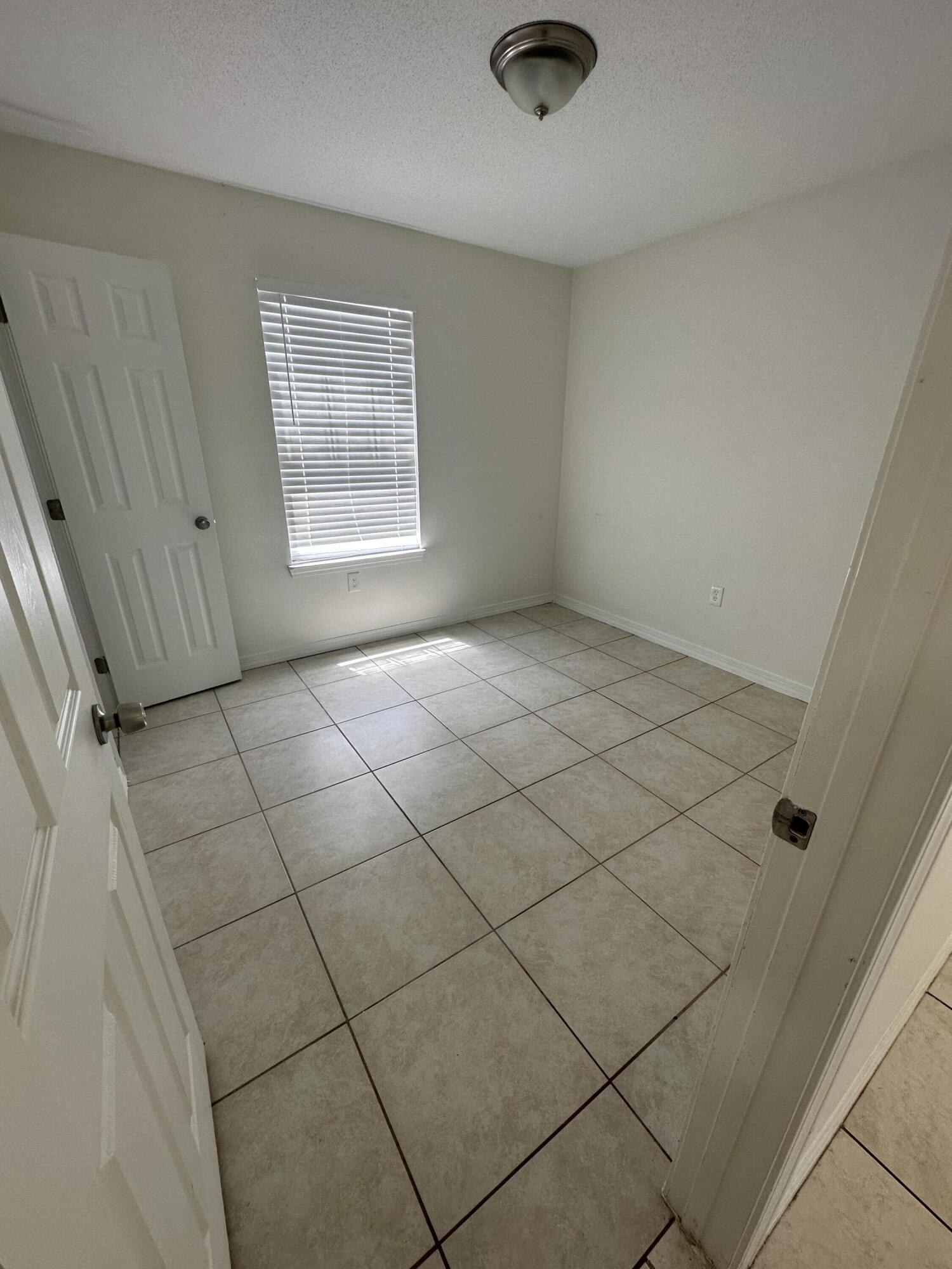 1070 Caswell Road DeFuniak Springs, FL 32433 - Photo 7 of 10 IMG_1998