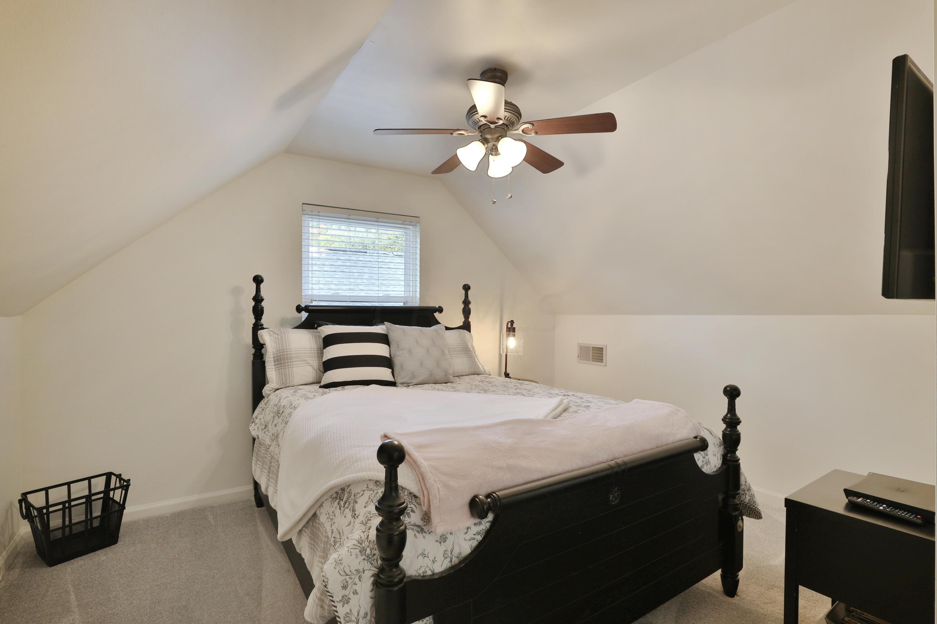 604 Blenheim Road Columbus, OH 43214 - Photo 24 of 36