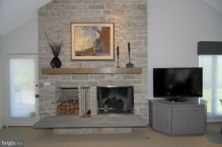 11297 Country Club Road New Market, MD 21774 - Photo 22 of 30 Family Room