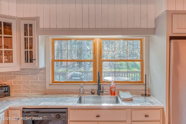 $3,000 | 815 Towamensing Trail, Albrightsville, PA 18210