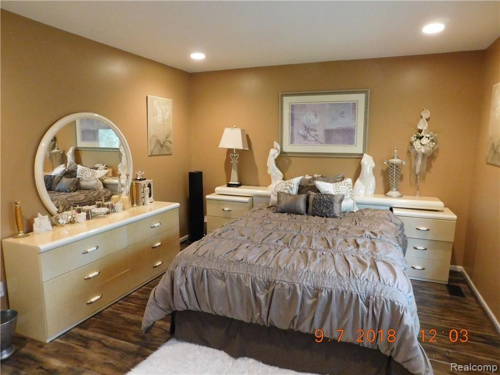 37335 Chesapeake Road Farmington Hills, MI 48335 - Photo 28 of 48