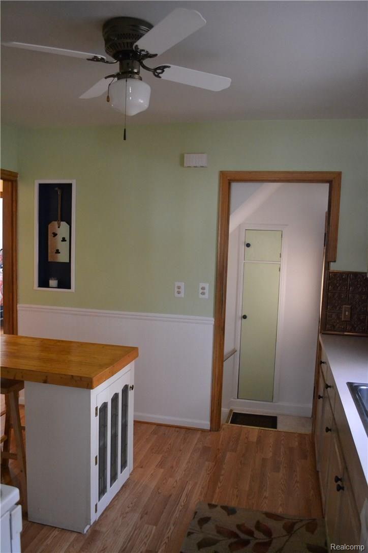 1641 Roslyn Road Grosse Pointe, MI 48236 - Photo 10 of 32 DSC_1203.JPG