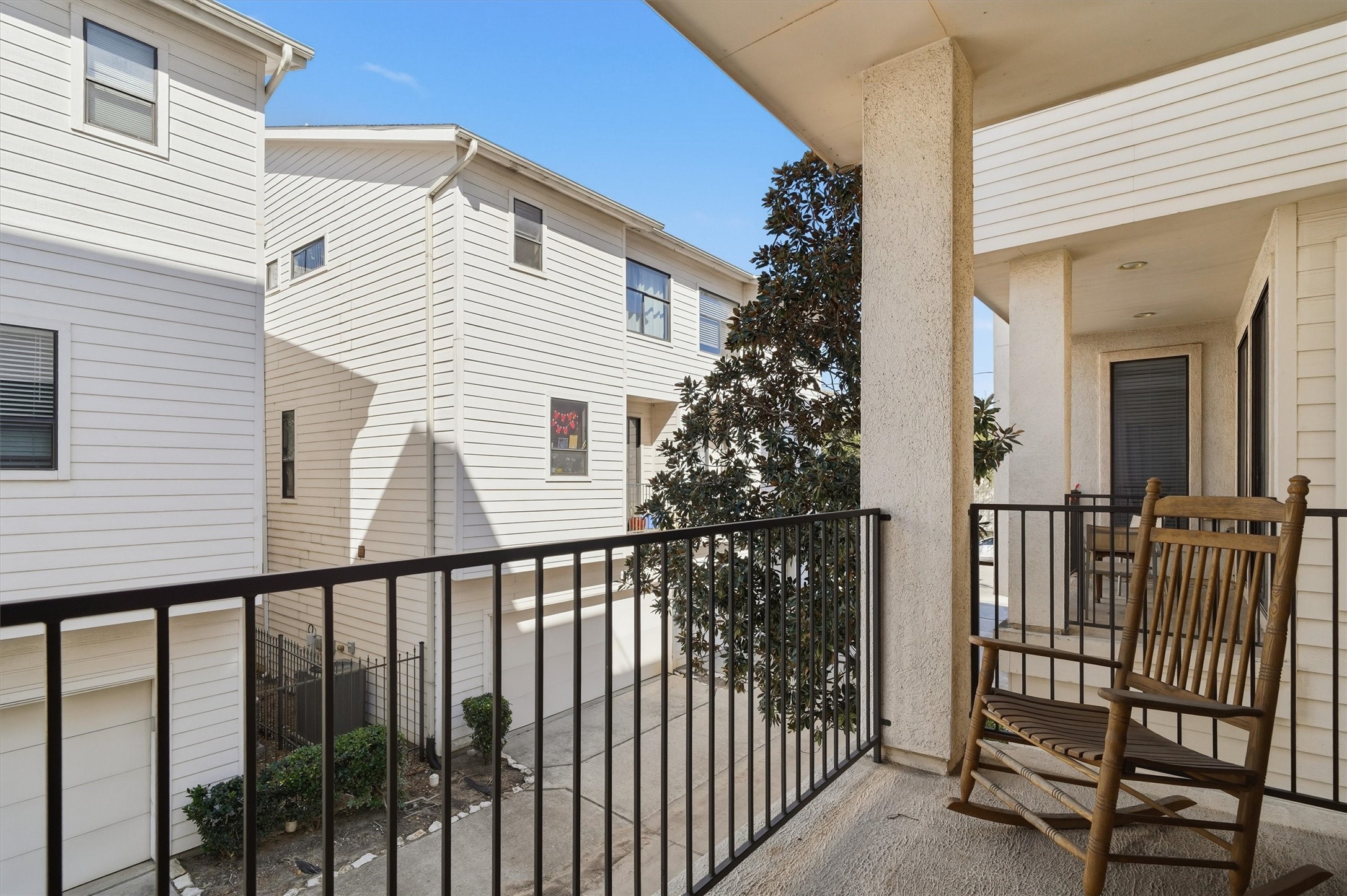 2529 Rusk Street Houston, TX 77003 - Photo 2 of 23 Private balcony with space for outdoor seating