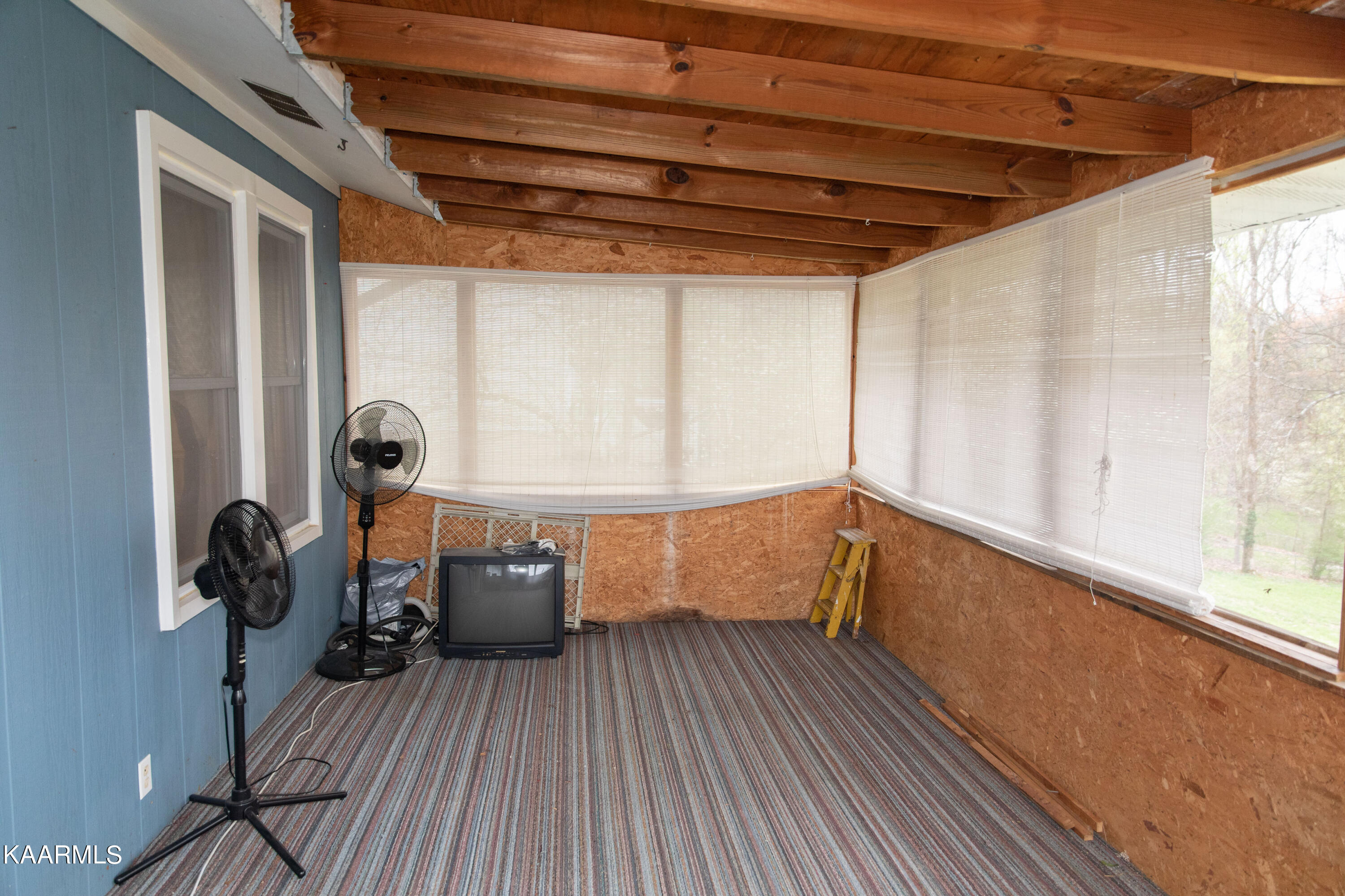 314 South Apache Road Clinton, TN 37716 - Photo 31 of 41 SUNROOM 4