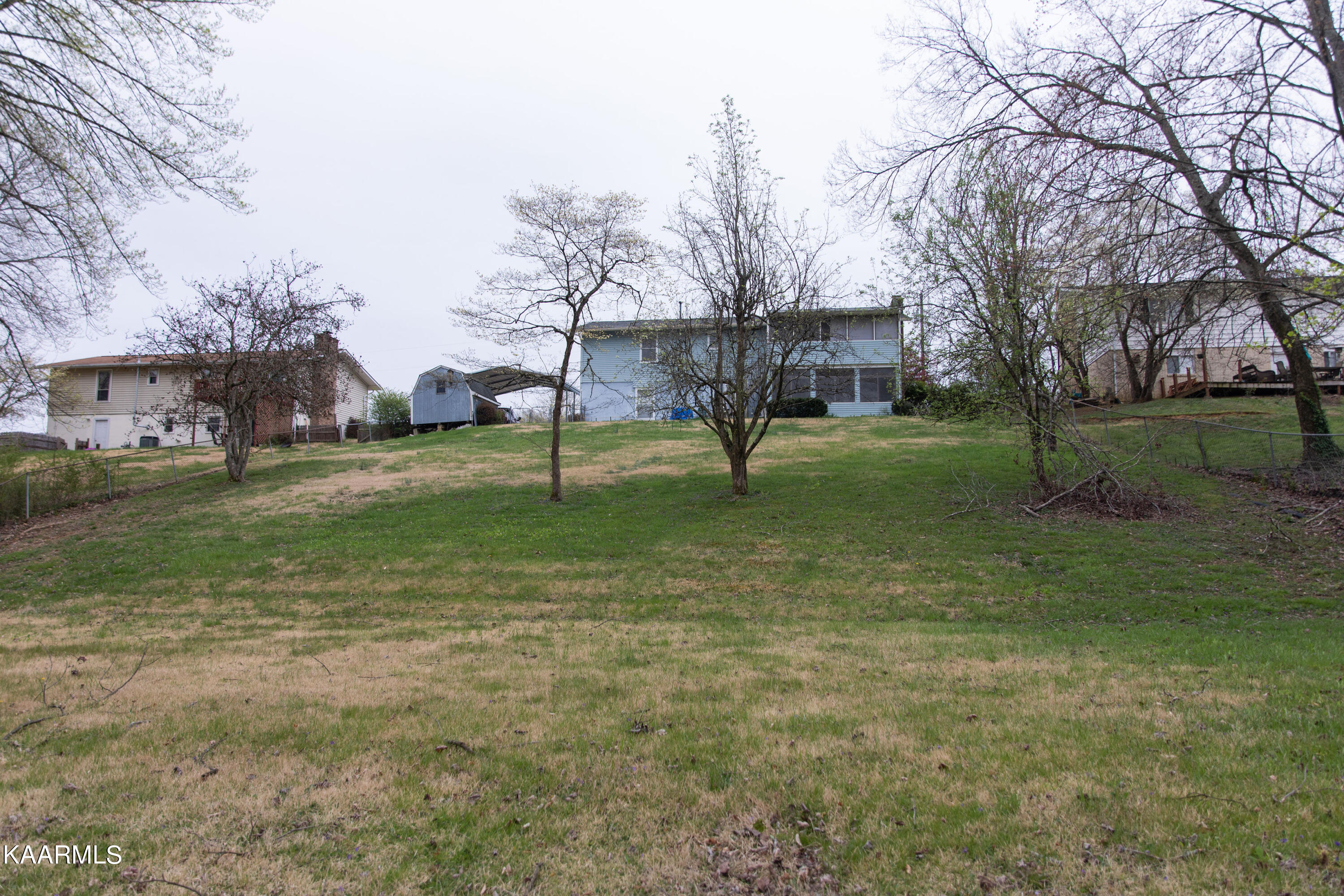 314 South Apache Road Clinton, TN 37716 - Photo 38 of 41 BACKYARD 3