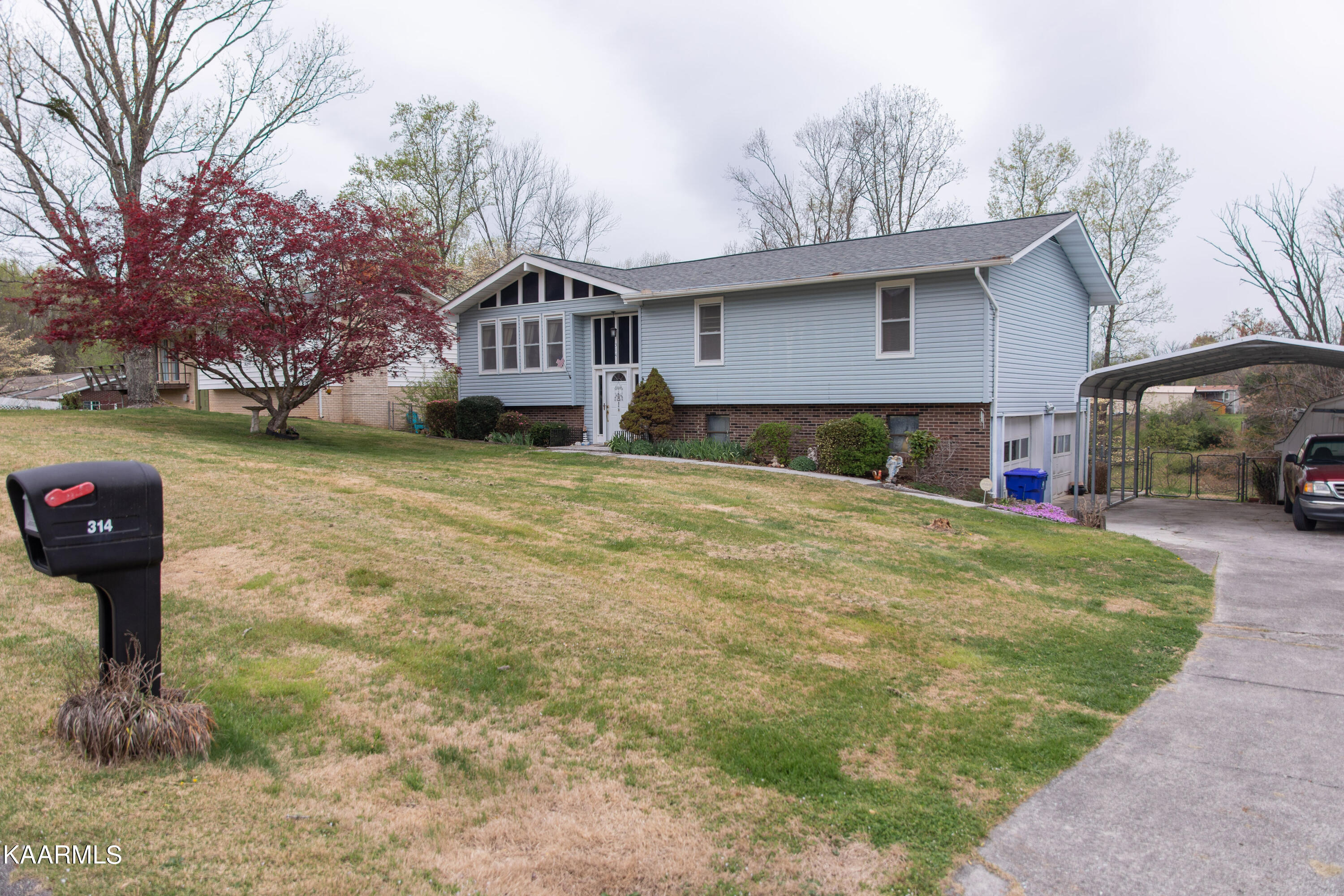 314 South Apache Road Clinton, TN 37716 - Photo 4 of 41 FRONT 5