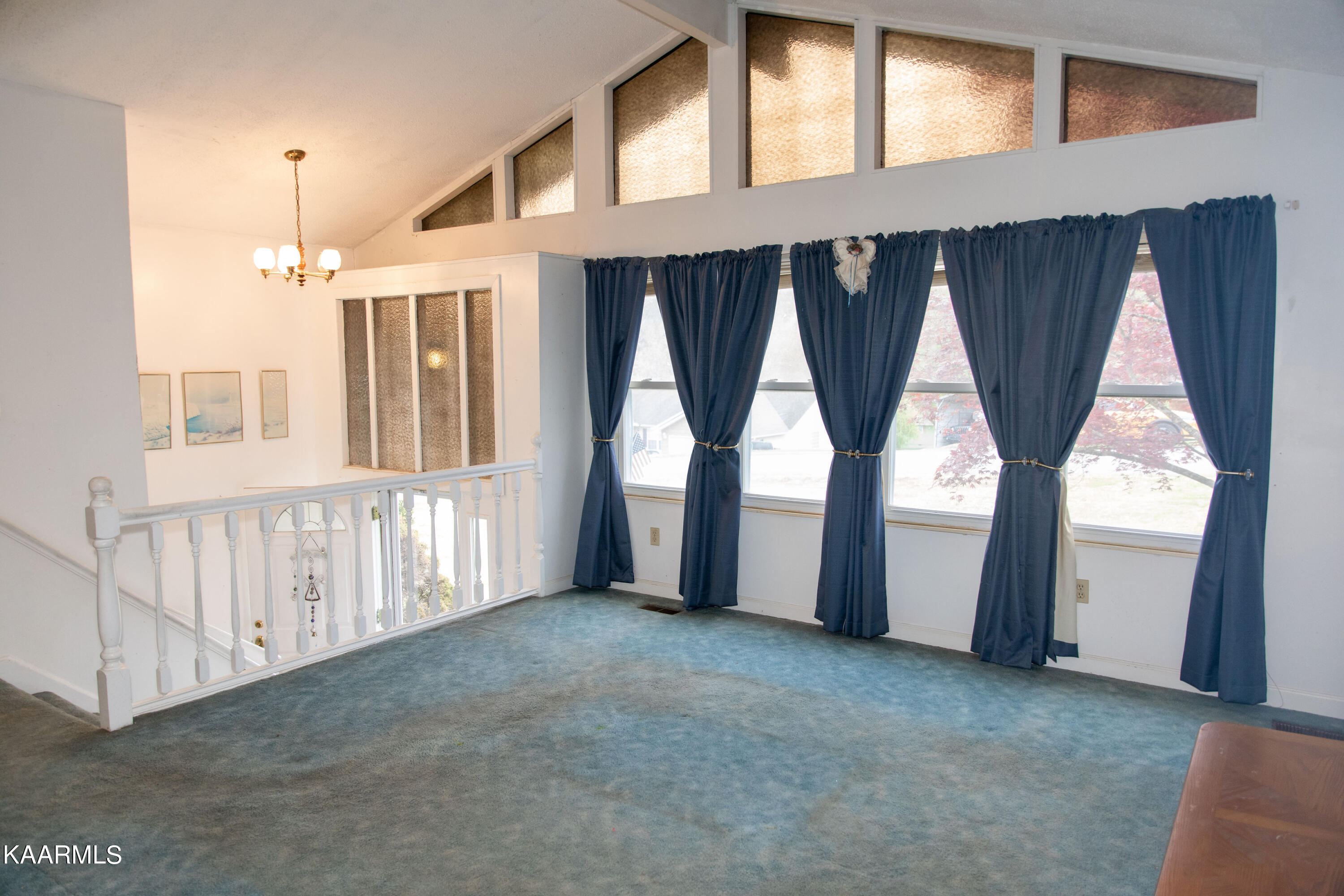 314 South Apache Road Clinton, TN 37716 - Photo 8 of 41 LR 1