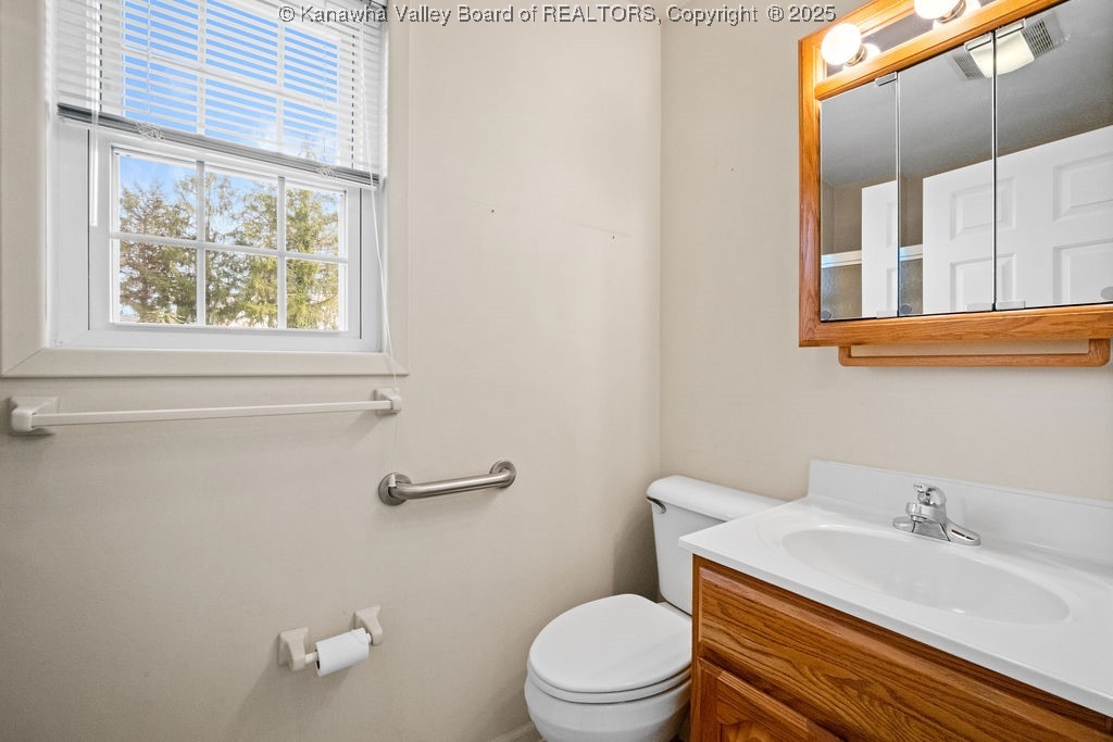 1203 Oakmont Road Charleston, WV 25314 - Photo 14 of 40 Gallery Image 14